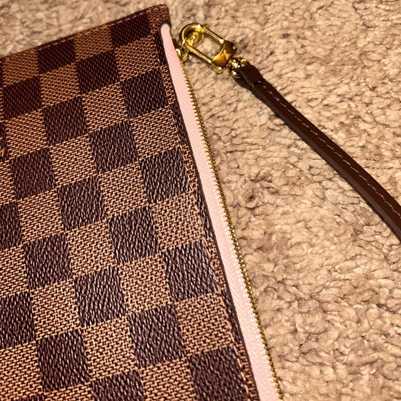 Authentic Louis Vuitton Damier Ebene Neverfull GM Pochette Wristlet - Picture 6 of 7